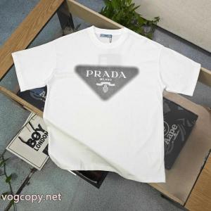 半袖Tシャツプラダブランド コピー 専門店今年流行 限定激安 2026 話題の新作到着