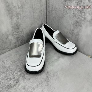 プラダブーツコピー ブランド話題となった 超人気新作登場 上品で美シルエット..