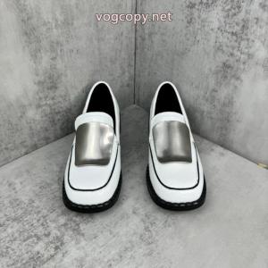 プラダブーツコピー ブランド話題となった 超人気新作登場 上品で美シルエット..