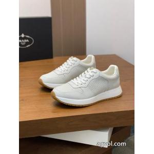 スニーカーブランド コピー バックすぐ届く 軽量で大容量 激安大特価新品PRADA..