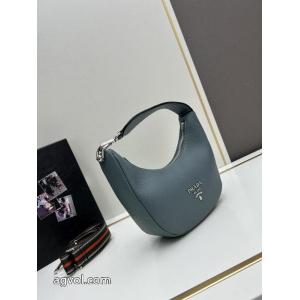 バッグ偽 ブランド 通販稀少*新品登場 コーデの主役 海外限定モデル プラダ..