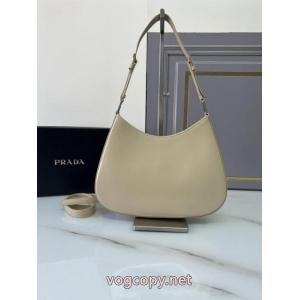 偽 ブランド 通販プラダ注目美品 海外流行 日本未入荷カラー    バッグ.