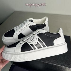 ブランド コピー好評につき継続中 特別感のある 上品低価スニーカーPRADA..