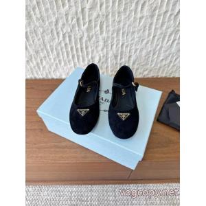 ブランド スニーカー 激安人気定番品質保証 海外セレブ愛用 品質保証書プラダパンプス..