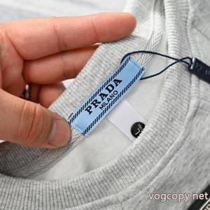 数量限定在庫限り 人気販売中 セレブも愛用PRADA半袖Tシャツコピー 品 ブランド