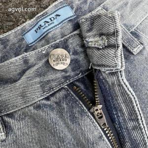 今旬のシルエットバランス 極希少26限定 大人気セールデニムパンツPRADA偽物 ブランド 販売