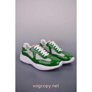 スニーカー偽物 通販 サイト最新先取りおしゃれなロゴ入り お洒落さん必見 お洒落暖かPRADA..