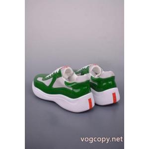 スニーカー偽物 通販 サイト最新先取りおしゃれなロゴ入り お洒落さん必見 お洒落暖かPRADA..