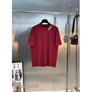 実用性 通年使えるアイテム 26SS関税込み半袖TシャツPRADA通販 ブランド