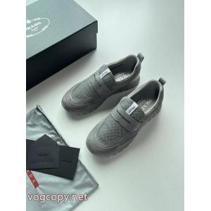 雑誌にも人気掲載アイテム 2026新作新品 2026年トレンドNO1ブランド フェイクスニーカーPRADA..