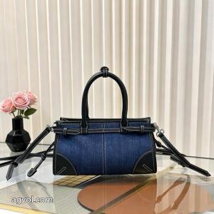 バッグブランド レプリカPRADAいつの時代もやっぱり カッコカワイイ オシャレだけど疲れない.