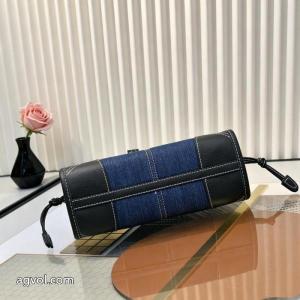 バッグブランド レプリカPRADAいつの時代もやっぱり カッコカワイイ オシャレだけど疲れない.