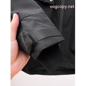 ジャケット話題沸騰中  圧倒的人気アイテム 独特なPRADAコピー 品 販売
