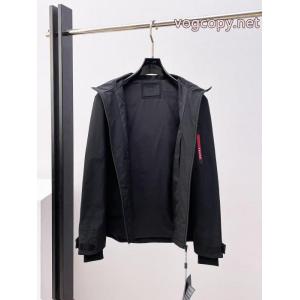 ジャケット話題沸騰中  圧倒的人気アイテム 独特なPRADAコピー 品 販売