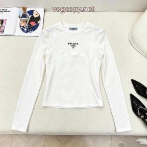 2026季新作品 人気モデル商品 最近人気一番！長袖Tシャツプラダコピー 商品 通販