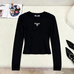 2026季新作品 人気モデル商品 最近人気一番！長袖Tシャツプラダコピー 商品 通販