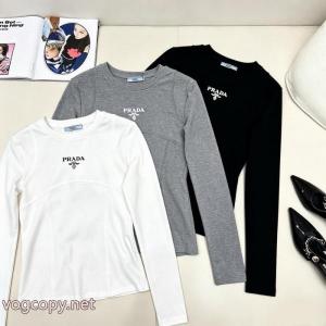 2026季新作品 人気モデル商品 最近人気一番！長袖Tシャツプラダコピー 商品 通販