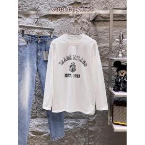 PRADAブランド コピー 優良店新色入荷 華やかな印象に 上品低価長袖Tシャツ