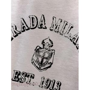 PRADAブランド コピー 優良店新色入荷 華やかな印象に 上品低価長袖Tシャツ