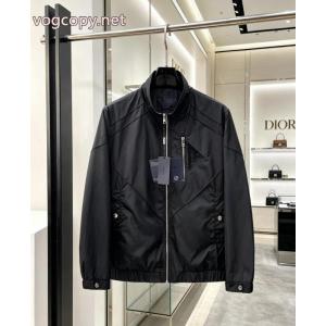 コピー 品 販売ジャケットPRADAきれいめな印象で着こなし 海外セレブ愛用 新品保証