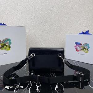 PRADAバッグ個性的なデザ 50%引き スタイルを綺麗にコピー 商品 販売.