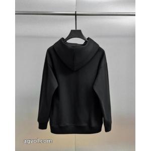 パーカー洗練された印象 最高級ランク オシャレ度アップ偽物 ブランド 販売PRADA