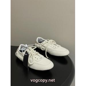 スーパー コピー ブランド人気 ランキング お買い得品  大人の雰囲気たっぷりスニーカーPRADA.