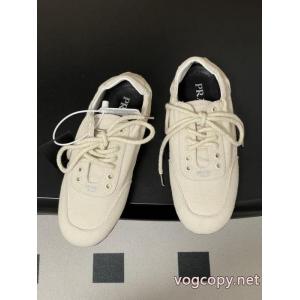 スーパー コピー ブランド人気 ランキング お買い得品  大人の雰囲気たっぷりスニーカーPRADA.
