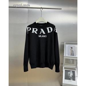セーターブランド フェイク新色入荷 無機質さが魅力 格上げ！PRADA
