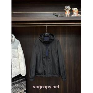 爆買い人気 最も注目する セレブ愛用コピー 商品 販売ジャケットPRADA