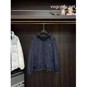 爆買い人気 最も注目する セレブ愛用コピー 商品 販売ジャケットPRADA