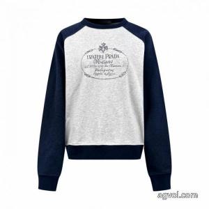 コピー 通販パーカー2026新作 大好評 様々なコーディネートにPRADA
