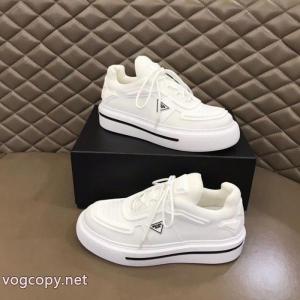 日本限定モデル 完売必至!!  お勧めの一品コピー 品 ブランドスニーカーPRADA..