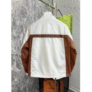 ジャケット偽 ブランドPRADA限定デザイン プレゼントにもピッタリ ファッションの最先端！