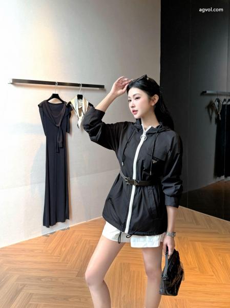 PRADAコートスーパー コピー 販売欲しい可愛く新鮮今季は色を使った注目新品 3