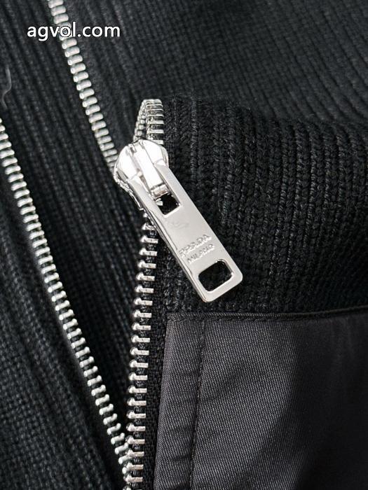 ジャケット相性抜群のコンビ日本未入荷カラーPRADA激安 通販 専門 2