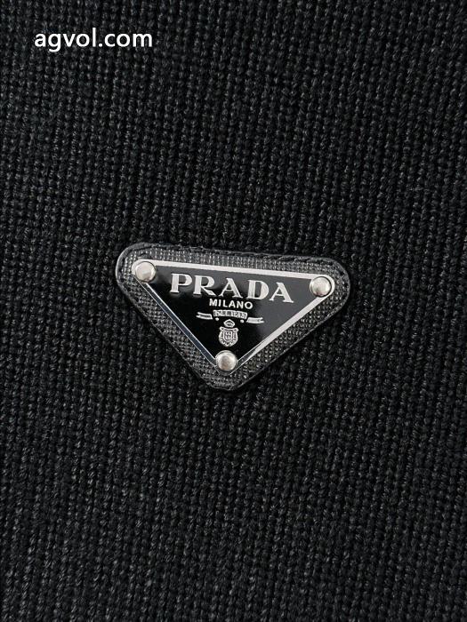 ジャケット相性抜群のコンビ日本未入荷カラーPRADA激安 通販 専門 1