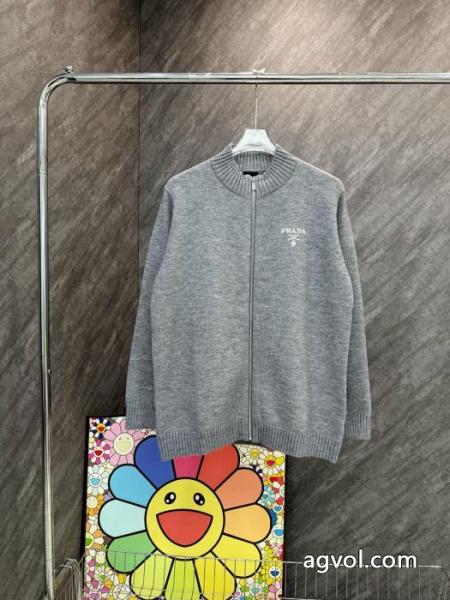 PRADAプラダアルファベットロゴ刺繍ニットコート 2