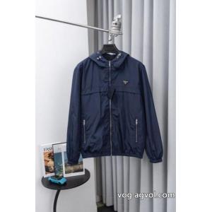 PRADAプラダ定番再生ナイロンエンブレムジップコート