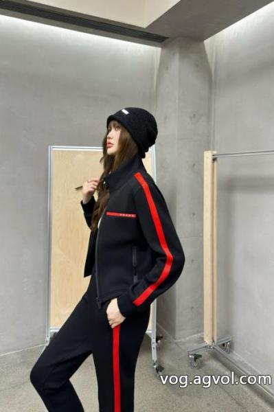 PRADA春秋新型高品質カジュアルスポーツスーツ女性 site: SML 0