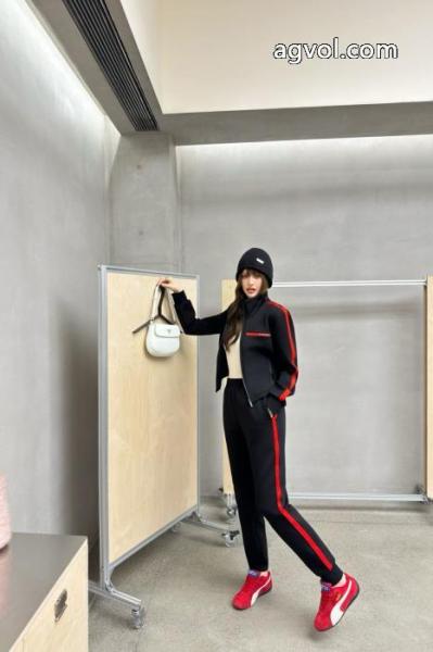 PRADA春秋新型高品質カジュアルスポーツスーツ女性 site: SML 2