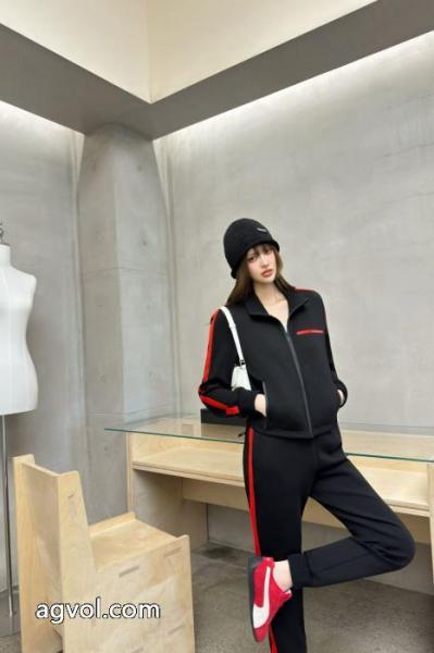 PRADA春秋新型高品質カジュアルスポーツスーツ女性 site: SML 5