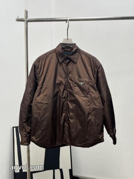 Prada秋冬新作再生ナイロンシャツ式綿入れの服 3