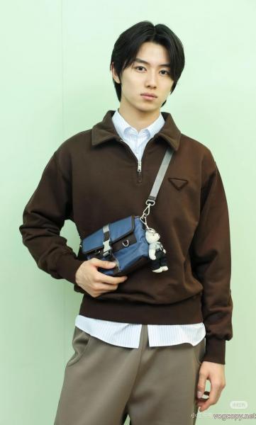 新作限定 新品入荷 2025流行りプラダ激安 通販 ブランドパーカー 0