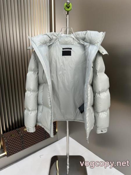 PRADAスーパー コピー ブランド 専門店マストアイテム新入荷 最終数量限り! 機能的なアイテムダウンジャケット 2