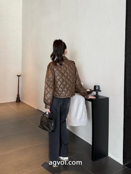 PRADA高級な質感 今季話題の一級品 SALE 2025コピー ブランドダウンジャケット 5 