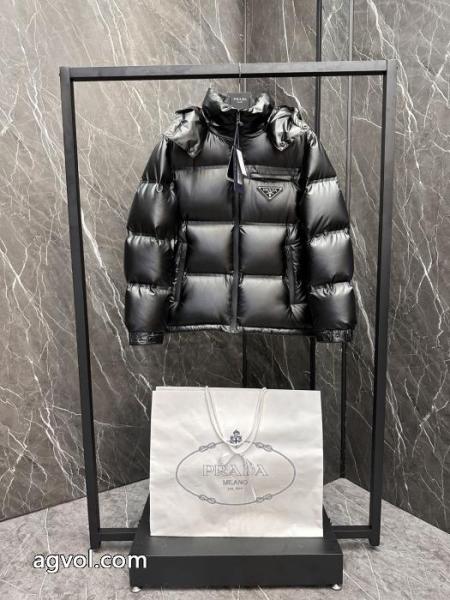 スーパー コピー定番の魅力 国内在庫あり お買い得大人気ダウンジャケットPRADA 2