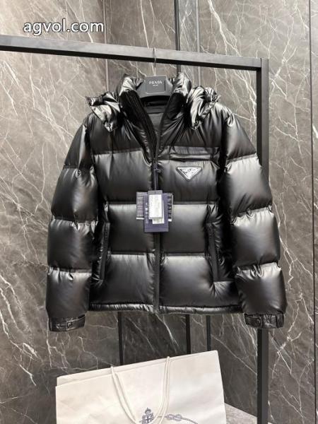 スーパー コピー定番の魅力 国内在庫あり お買い得大人気ダウンジャケットPRADA 3