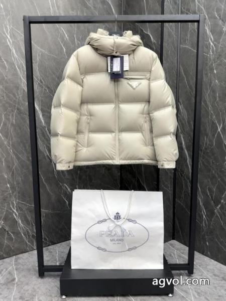 スーパー コピー定番の魅力 国内在庫あり お買い得大人気ダウンジャケットPRADA 5