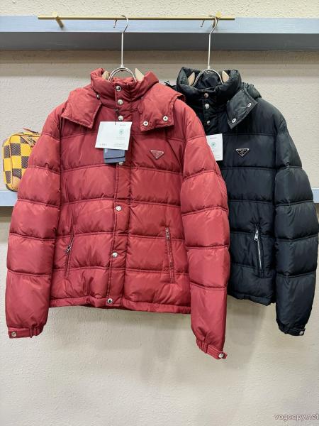 ダウンジャケットPRADA偽物 ブランド 販売海外限定 入手困難限定アイテム 定番モデル 0